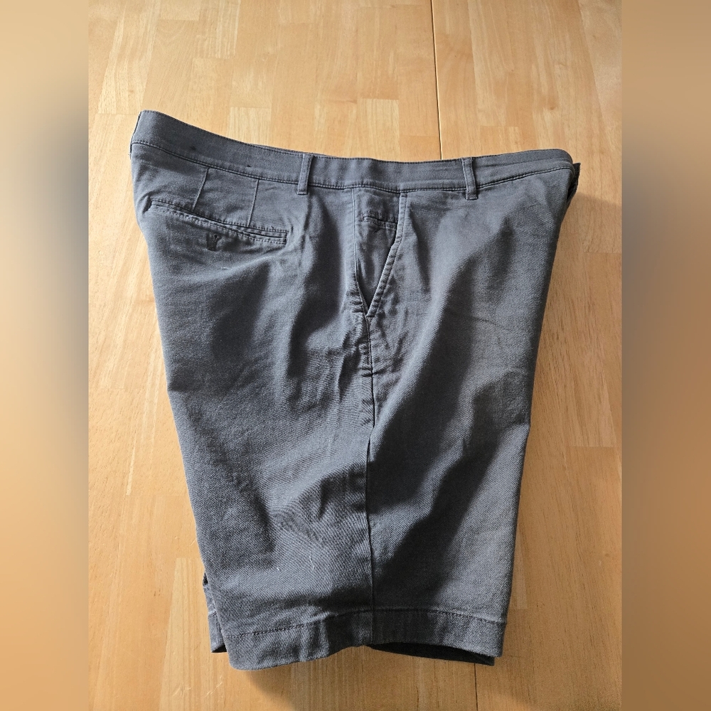 RW&CO Men’s Gray Chino Shorts